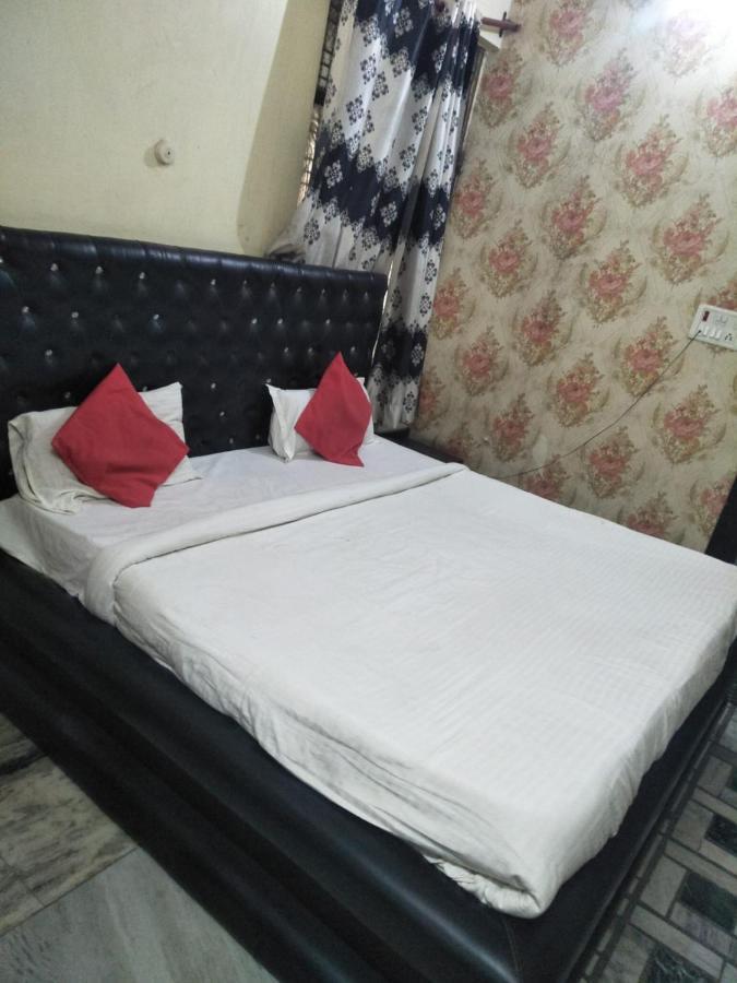 Hotel Shiv Mahima Inn By Wb Inn Allāhābād Junction Kültér fotó