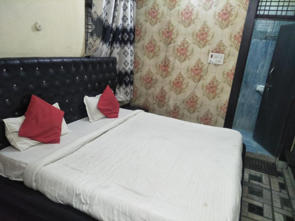 Hotel Shiv Mahima Inn By Wb Inn Allāhābād Junction Kültér fotó