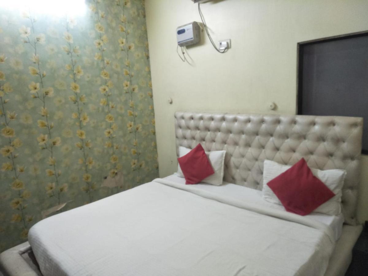 Hotel Shiv Mahima Inn By Wb Inn Allāhābād Junction Kültér fotó